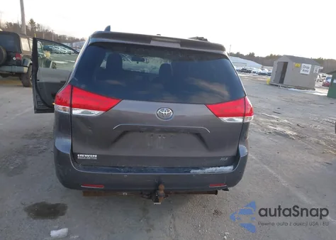 2011 Toyota Sienna Xle V6 from USA, damaged, VIN 5TDYK3DC3BS098055